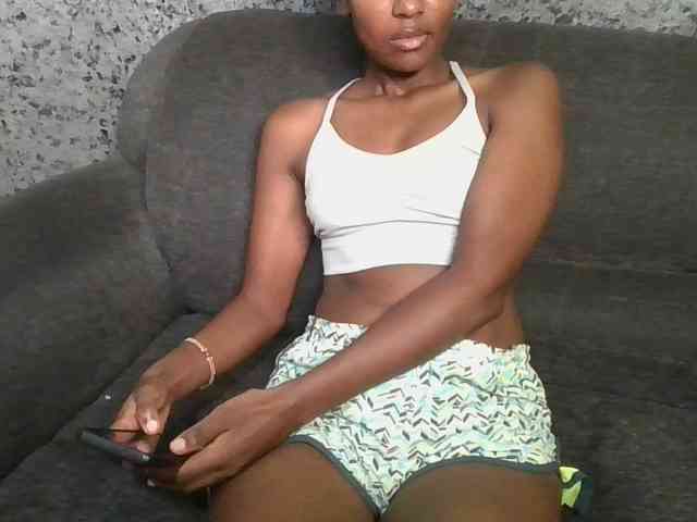 Brunnette-blonde Brunnette-blonde