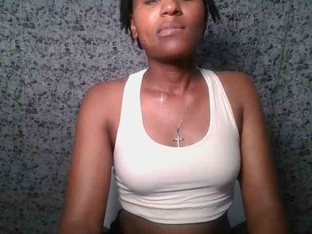 Brunnette-blonde webcam