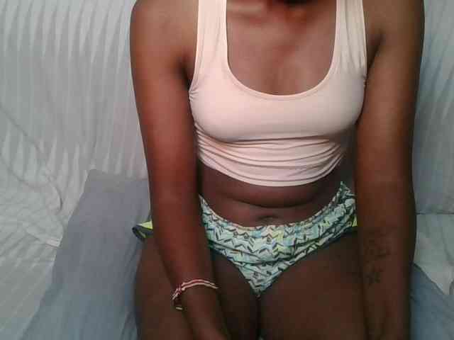 Brunnette-blonde Brunnette-blonde