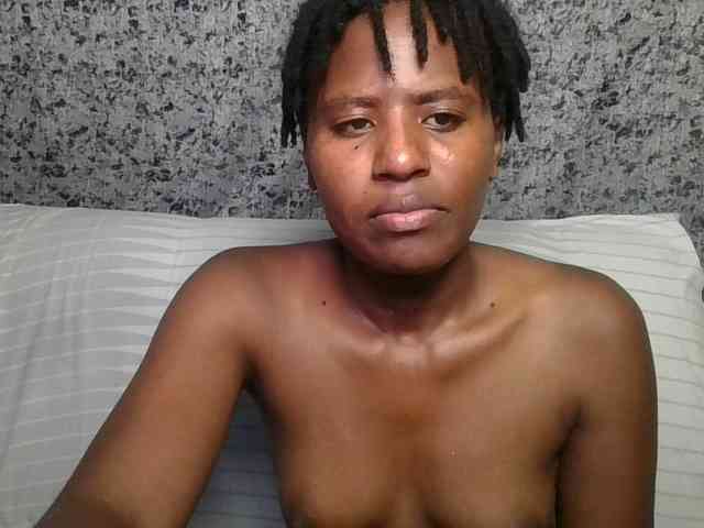 Brunnette-blonde webcam