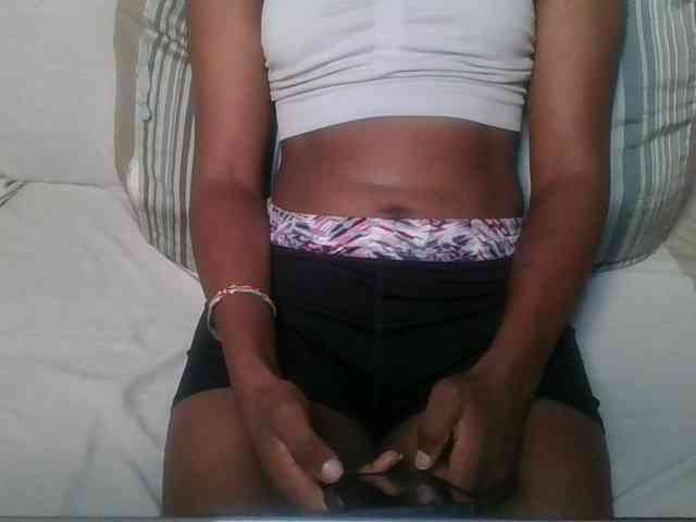 Brunnette-blonde webcam