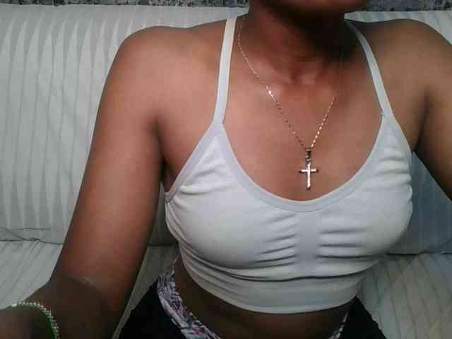 Brunnette-blonde webcam