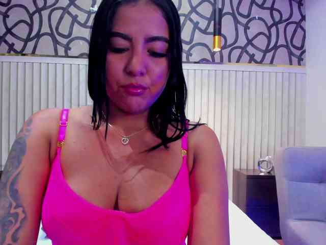 OrianaReyes webcam