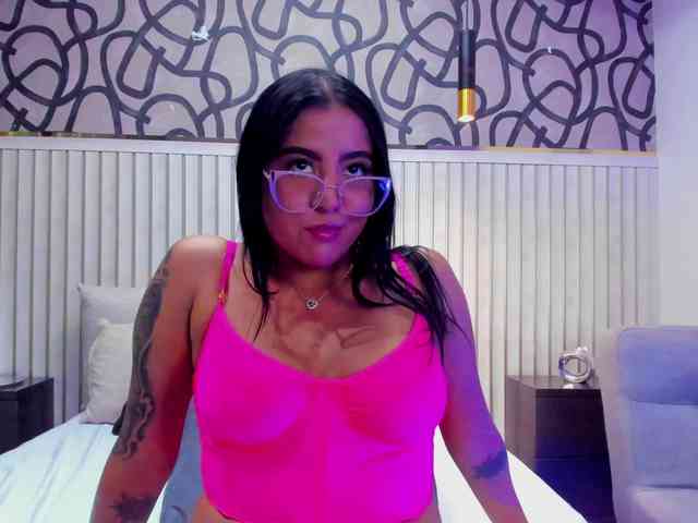 OrianaReyes webcam