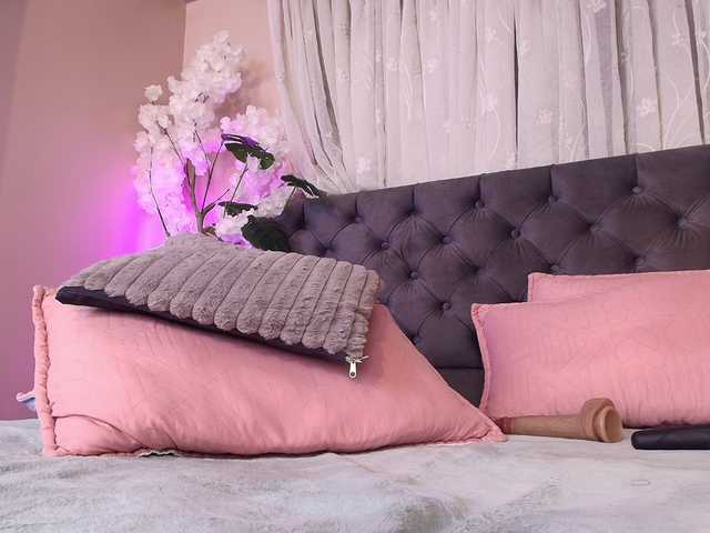 le modèle Annie-Pleasure est en webcam porno dans un show sur le site bongacams, il possède les tags suivants: Latino/Hispanic,Brunette,Shaved