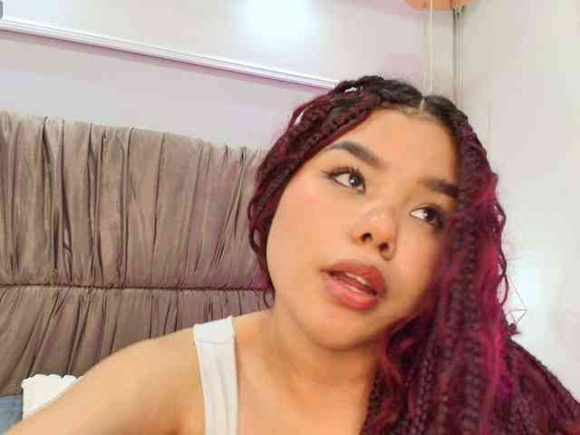 Annie-Pleasure webcam