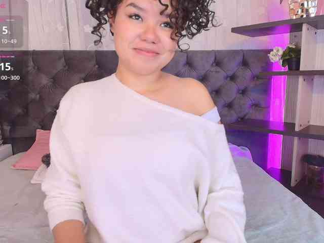 Annie-Pleasure webcam