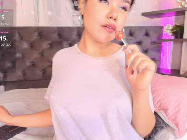 Annie-Pleasure webcam