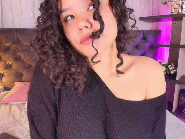 Annie-Pleasure webcam