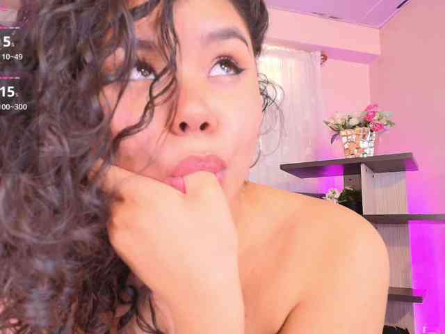 Annie-Pleasure webcam