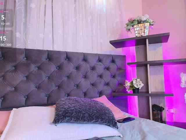 Annie-Pleasure webcam