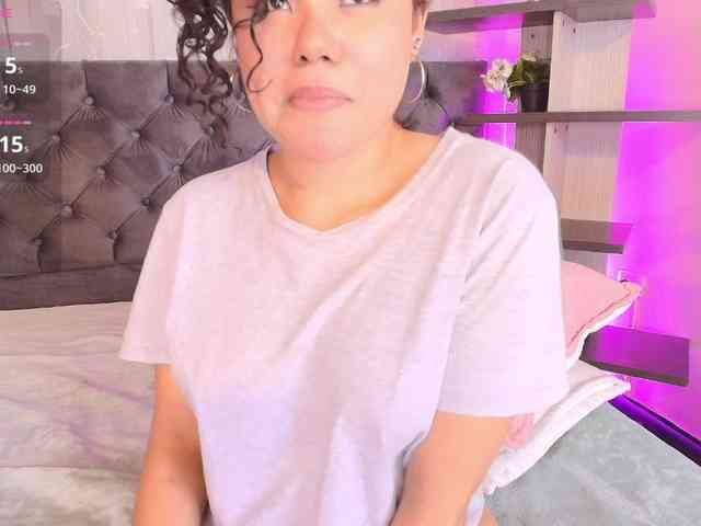 Annie-Pleasure webcam