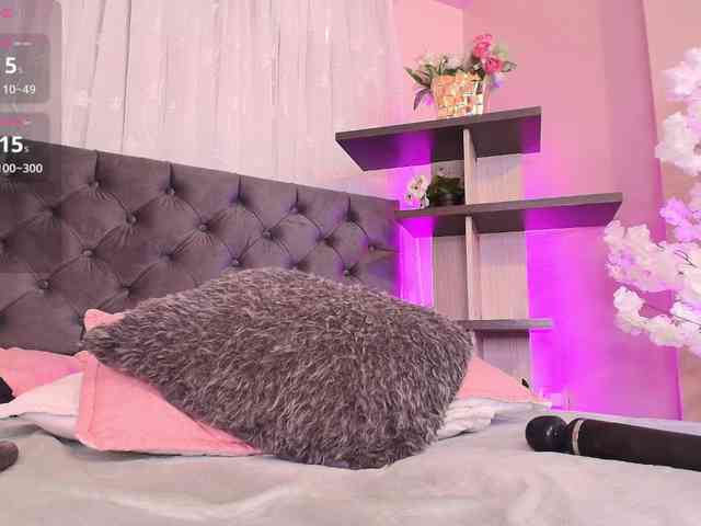 Annie-Pleasure webcam