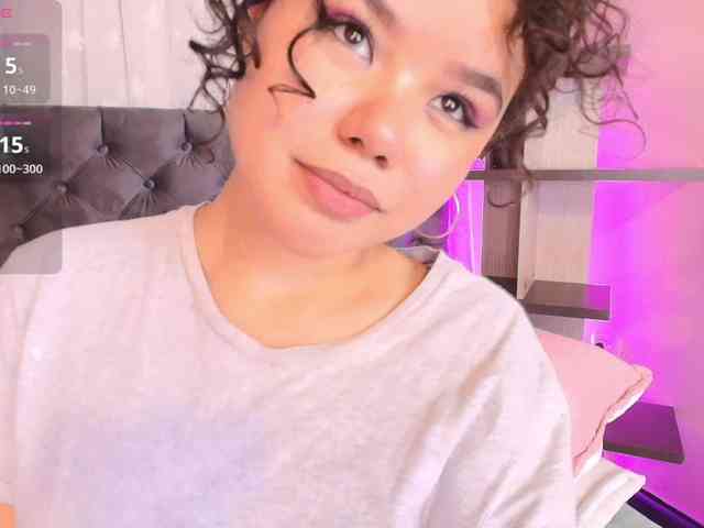 Annie-Pleasure webcam