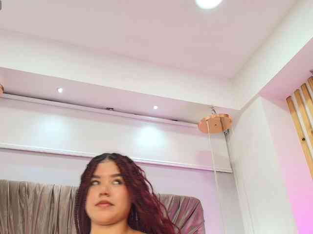 Annie-Pleasure webcam