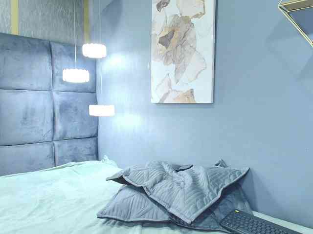 Annie-Pleasure webcam