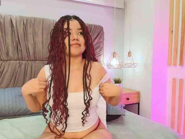 Annie-Pleasure webcam