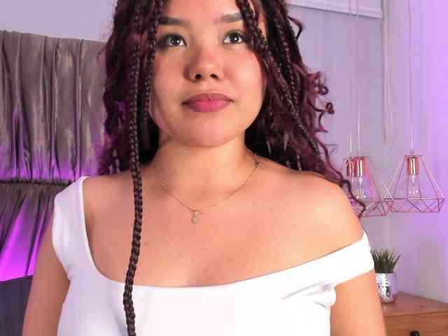 Annie-Pleasure webcam