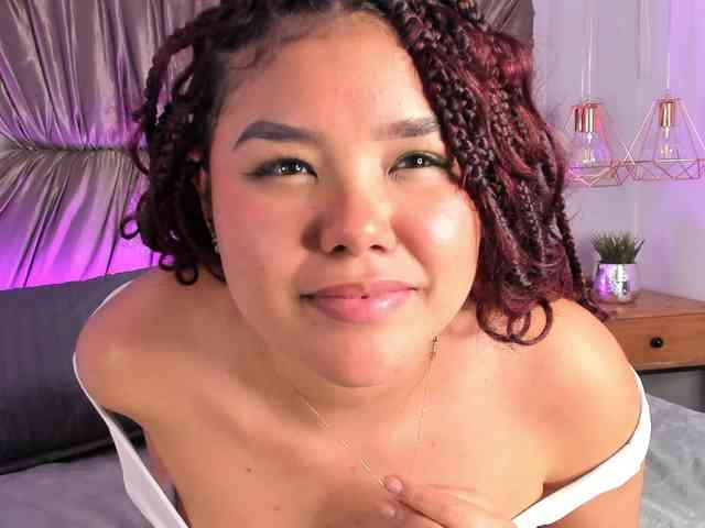 Annie-Pleasure webcam