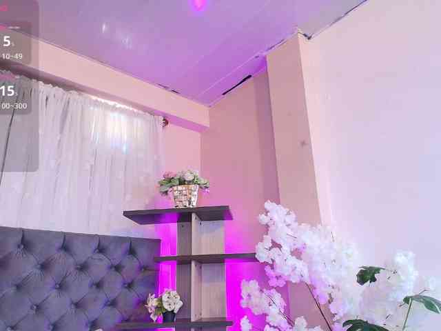 Annie-Pleasure webcam