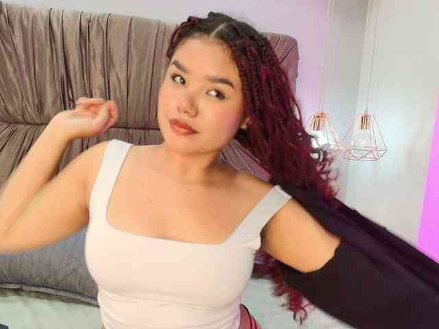 Annie-Pleasure webcam