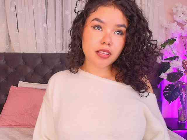 Annie-Pleasure webcam