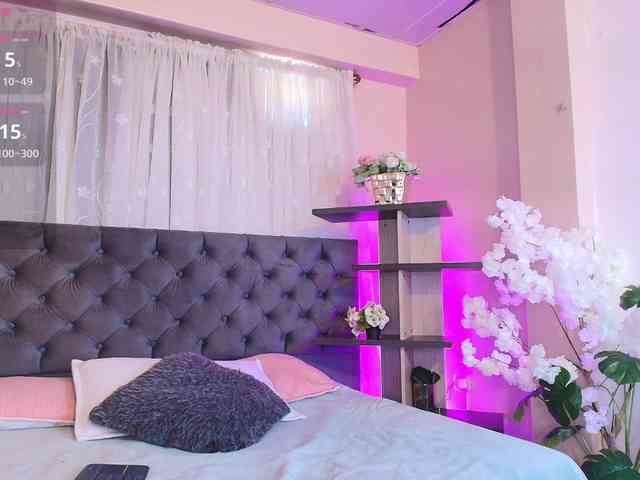 Annie-Pleasure webcam