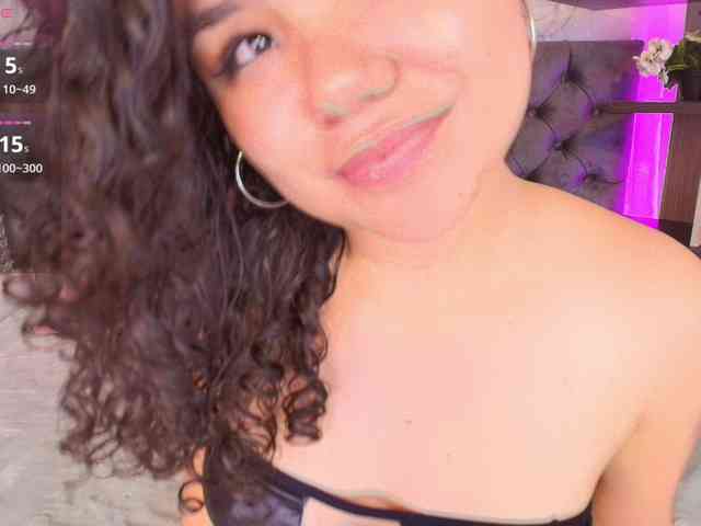 Annie-Pleasure webcam