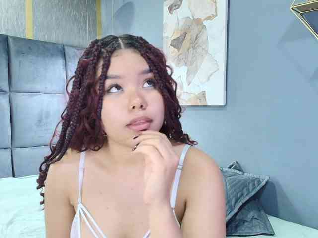 Annie-Pleasure webcam