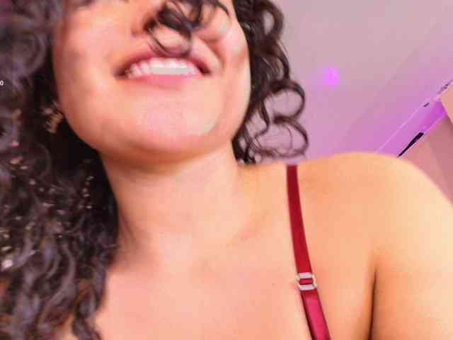 Annie-Pleasure webcam