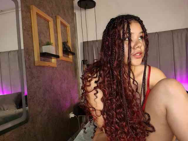 Annie-Pleasure webcam