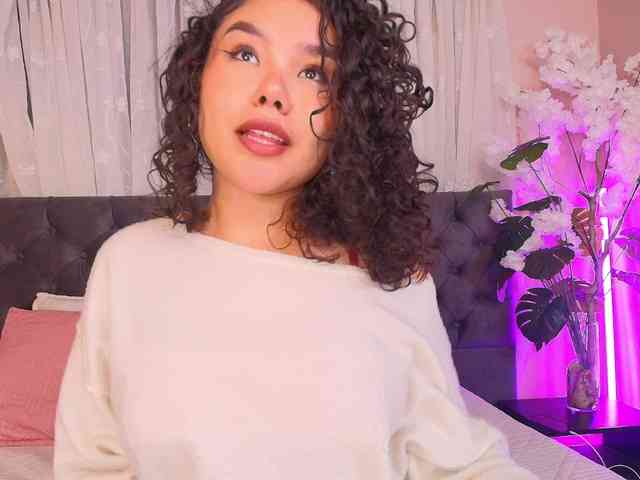 Annie-Pleasure webcam