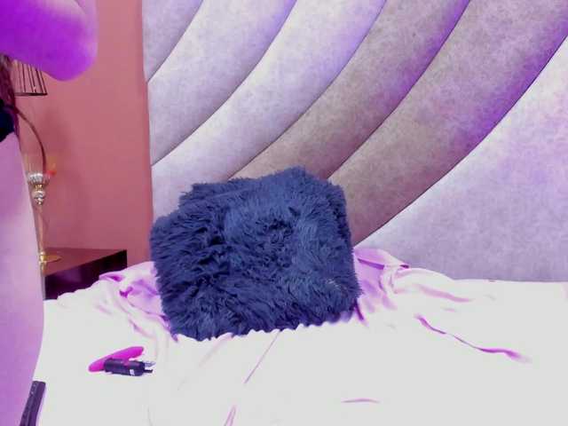 Corinna-saenz's BongaCams show and profile