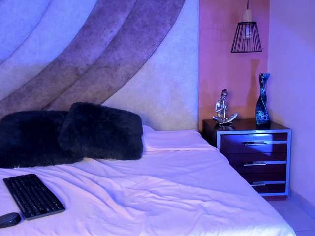 Corinna-saenz's BongaCams show and profile