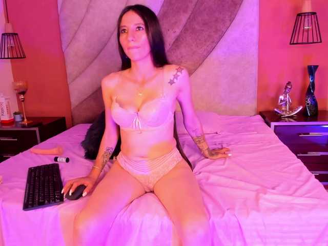 Corinna-saenz's BongaCams show and profile