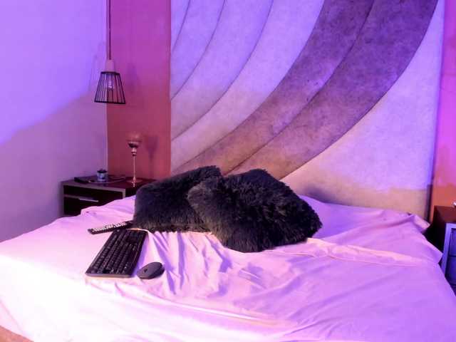 Corinna-saenz's BongaCams show and profile