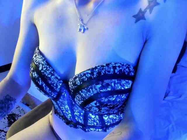 Corinna-saenz webcam