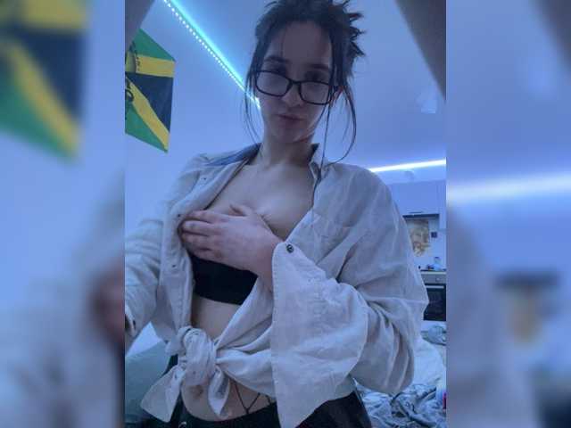 WetPair's BongaCams show and profile