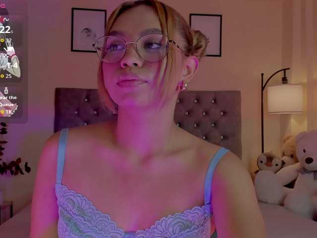 Ximena-sotto's BongaCams show and profile