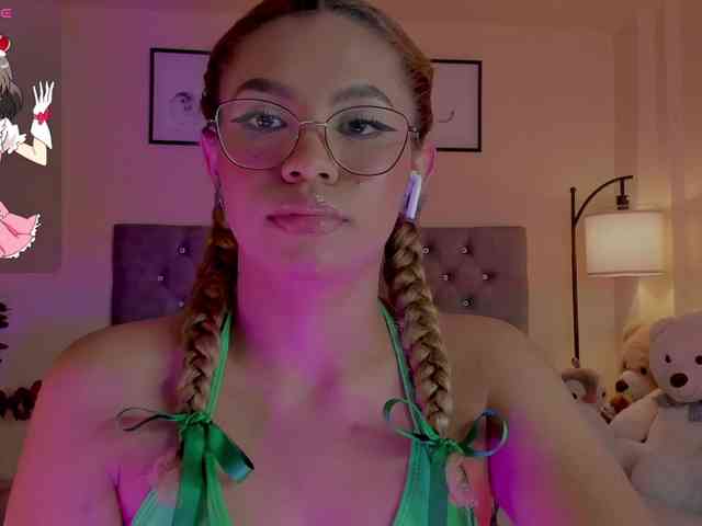 Ximena-sotto webcam