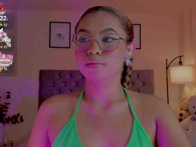 Ximena-sotto webcam
