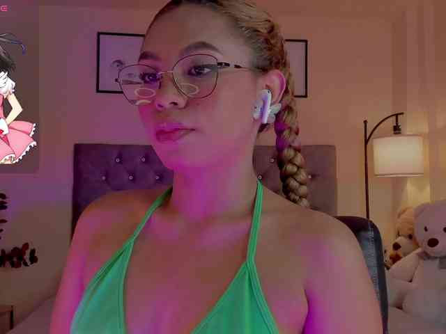 Ximena-sotto webcam