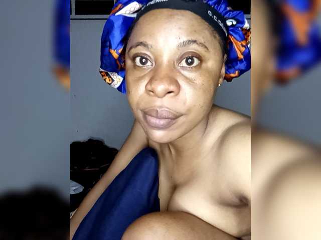 Prettyjenny221 – webcam model profile photo