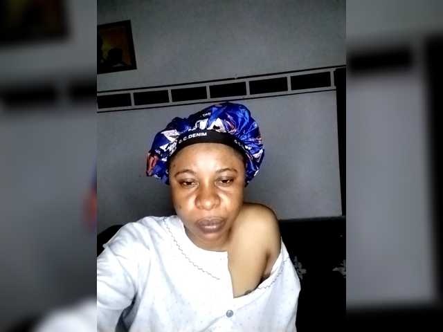 Prettyjenny221's BongaCams show and profile