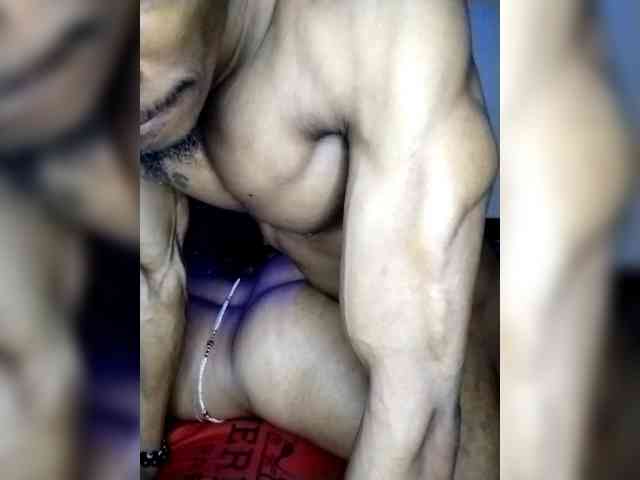 Prettyjenny221 Live Webcam on BongaCams