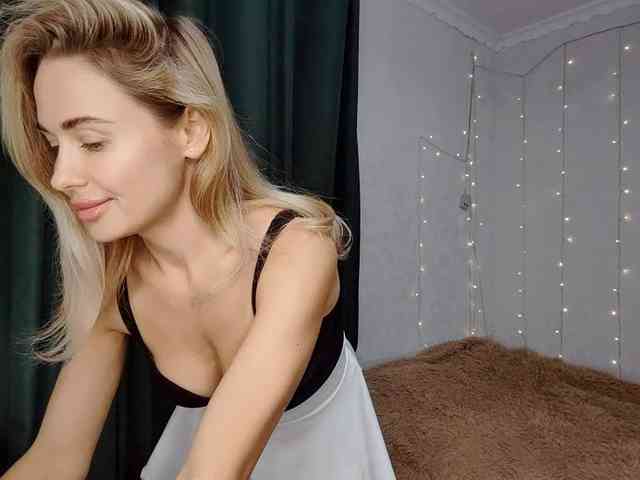 LadyLady96 webcam