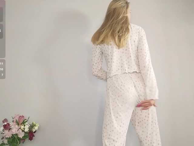 le modèle Angel-Alex est en webcam porno dans un show sur le site bongacams, il possède les tags suivants: White/Caucasian,Blonde,Shaved