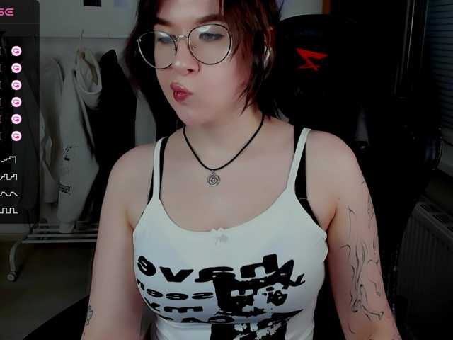 MynameisLilith's BongaCams show and profile