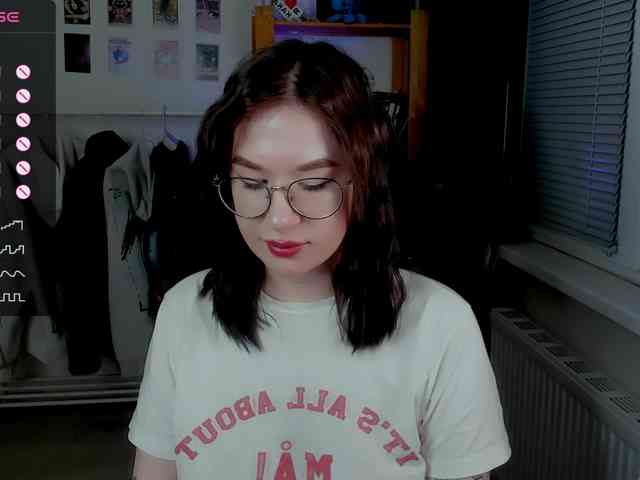 MynameisLilith webcam