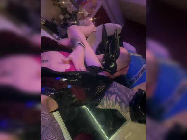 lovebrain's BongaCams show and profile